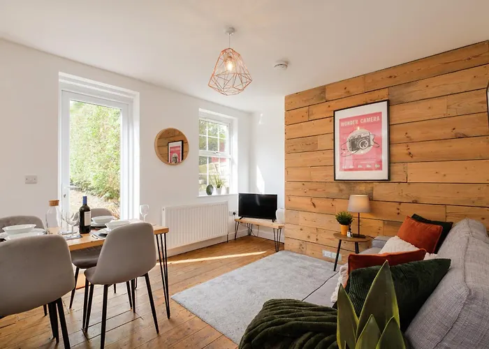 Long Stays-4bed-2bath-parking-by Fabaccommodation Бристоль