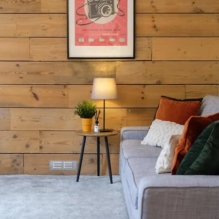 Σπίτι διακοπών Long Stays-4bed-2bath-parking-by Fabaccommodation *