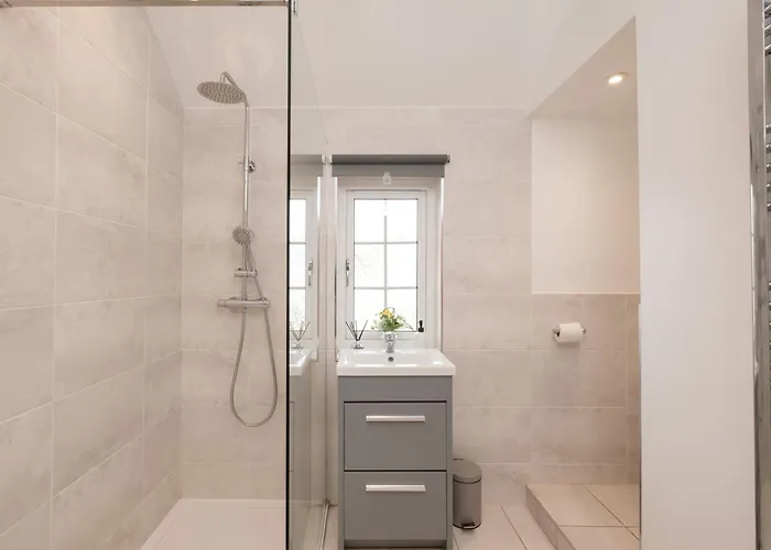 Long Stays-4bed-2bath-parking-by Fabaccommodation * 브리스틀